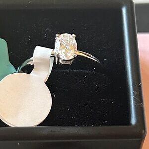 Moissanite‎ Diamond oval-cut engagement ring Women's Ring size 9